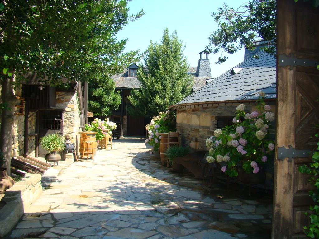 La Moncloa De San Lazaro Ξενοδοχείο Cacabelos  Εξωτερικό φωτογραφία